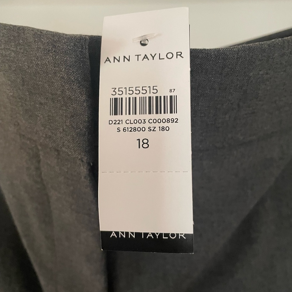 NWT 26” inseam Ann Taylor Seasonless Stretch charcoal gray suiting pant